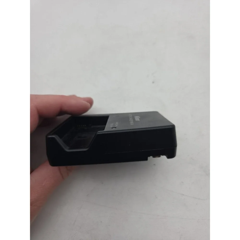 Genuine Original Nikon MH-24 Charger for EN-EL14 Battery D3100 D3200 D3300 D3400